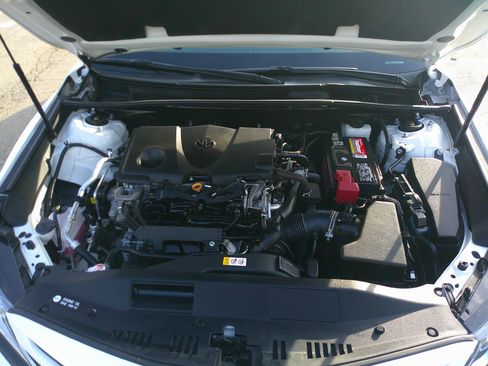 Used 2019 Toyota Camry SE image 33