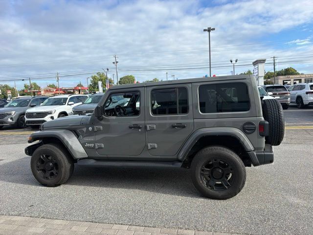 Used 2022 Jeep Wrangler Unlimited Sahara AWD/4WD image 5