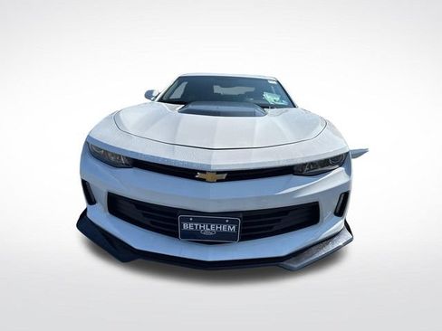 Used 2017 Chevrolet Camaro LT w/ Technology Package RWD image 9