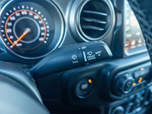 Used 2022 Jeep Gladiator Sport image 25