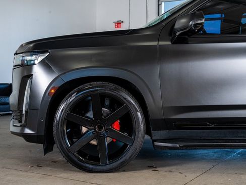 Used 2021 Cadillac Escalade Sport w/ Driver Assist Tech Package image 9