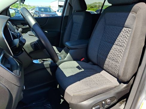 Certified 2024 Chevrolet Equinox LT FWD image 13