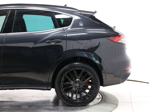 Used 2021 Maserati Levante GTS AWD/4WD image 8