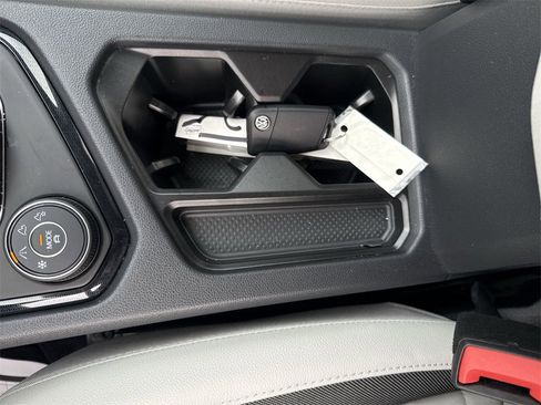 New 2025 Volkswagen Taos SE image 36