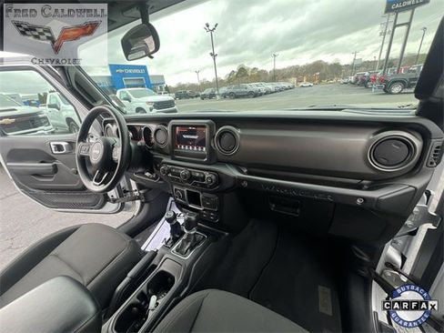 Used 2023 Jeep Wrangler Sport image 27