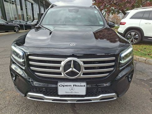Used 2025 Mercedes-Benz GLB 250 4MATIC image 2