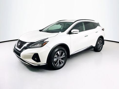 Used 2024 Nissan Murano SV image 3