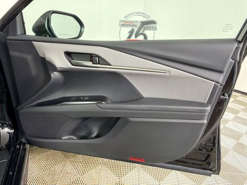 Used 2025 Toyota Camry SE FWD image 14