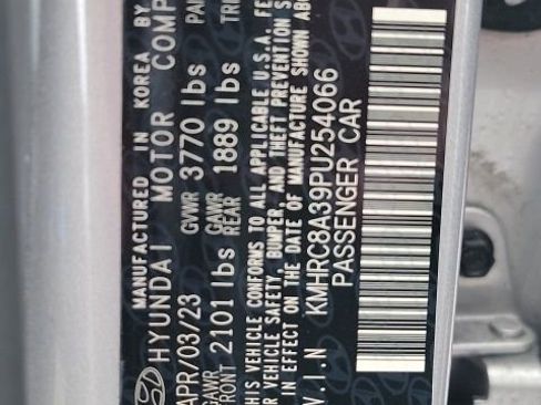 Used 2023 Hyundai Venue SEL FWD image 5