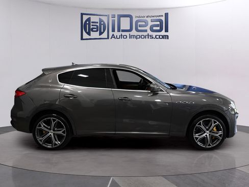 Used 2019 Maserati Levante GTS AWD/4WD image 6