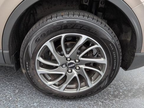 Used 2020 Lincoln Corsair FWD w/ Equipment Group 101A image 11