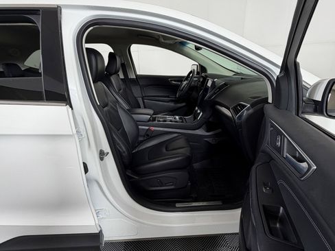 Used 2022 Ford Edge Titanium image 5