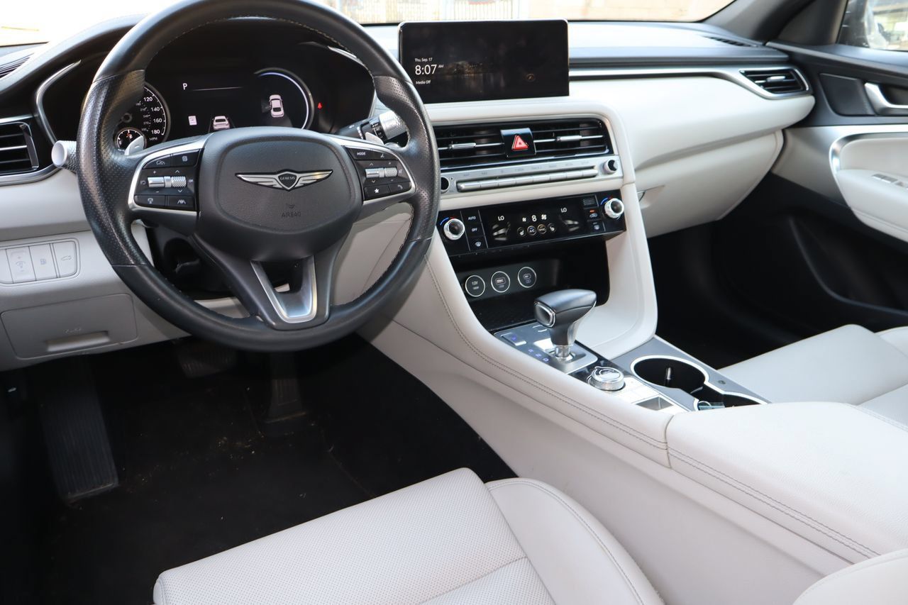 Used 2025 Genesis G70 2.5T RWD image 4