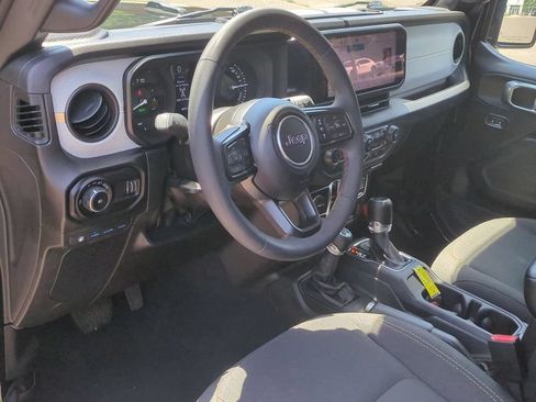 Used 2024 Jeep Wrangler Unlimited w/ Convenience Group AWD/4WD image 13
