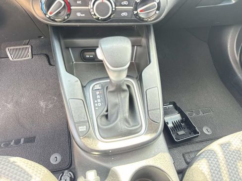 Used 2024 Kia Soul LX w/ Option Group 015 FWD image 25