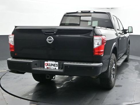 Used 2018 Nissan Titan PRO-4X w/ Pro-4x Convenience Package image 9