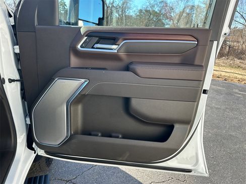Used 2025 GMC Sierra 2500 Denali w/ Denali Reserve Package image 15