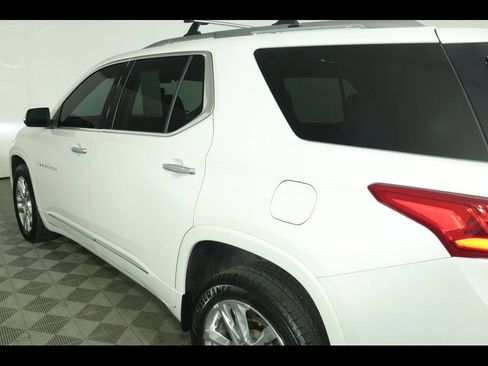 Used 2021 Chevrolet Traverse High Country AWD/4WD image 16
