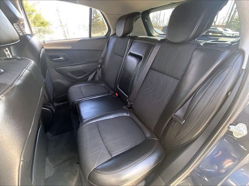 Used 2019 Chevrolet Trax LT w/ Sun & Sound Package image 14