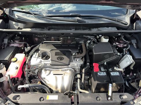 Used 2018 Toyota RAV4 LE w/ All Weather Liner Package AWD/4WD image 19