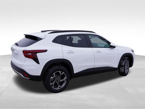 New 2026 Chevrolet Trax LT image 4