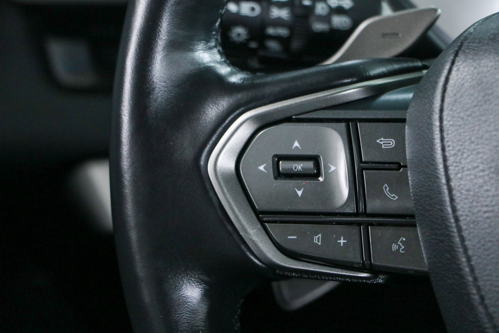Used 2023 Lexus RX 350 Premium Plus w/ Cold Area Package FWD image 13