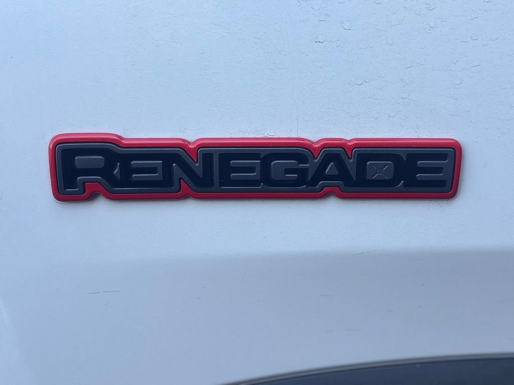 Used 2023 Jeep Renegade Trailhawk AWD/4WD image 31
