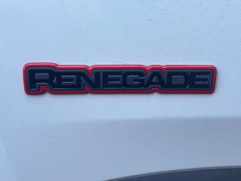 Used 2023 Jeep Renegade Trailhawk AWD/4WD image 31