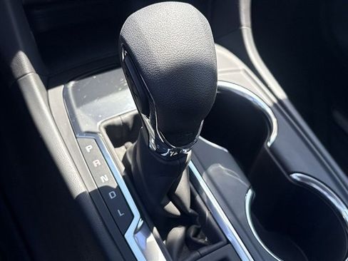 Used 2024 Chevrolet Equinox LT w/ LPO, Floor Liner Package FWD image 15