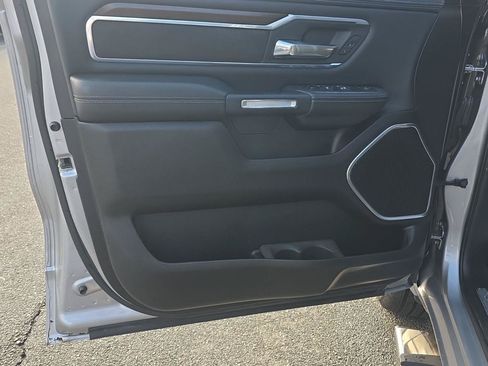Used 2022 RAM 1500 Laramie AWD/4WD image 13
