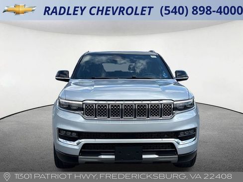 Used 2024 Jeep Grand Wagoneer L Series III AWD/4WD image 34