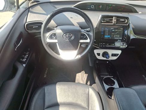 Used 2017 Toyota Prius Four FWD image 21