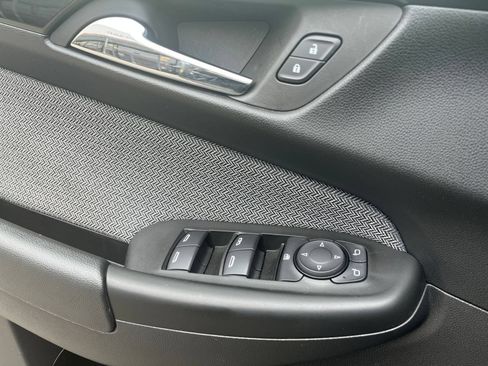 Used 2025 Chevrolet TrailBlazer LT FWD image 18