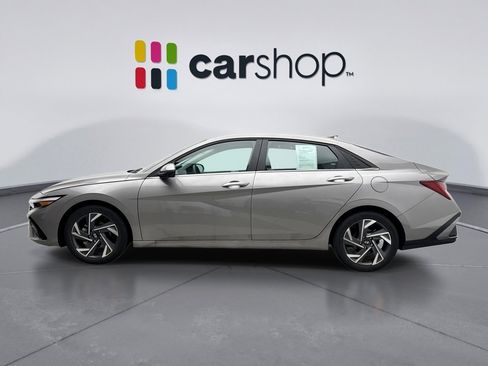 Used 2024 Hyundai Elantra Limited FWD image 2