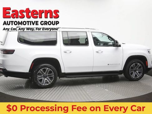 Used 2024 Jeep Wagoneer L Series II RWD image 47