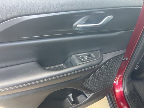 Used 2023 Jeep Grand Cherokee Laredo RWD image 32