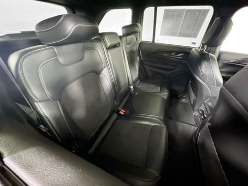 Used 2023 Jeep Grand Cherokee Altitude AWD/4WD image 26