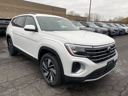 New 2026 Volkswagen Atlas SE image 2