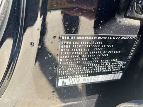 Certified 2025 Volkswagen Taos SE w/ Panoramic Sunroof Package image 32