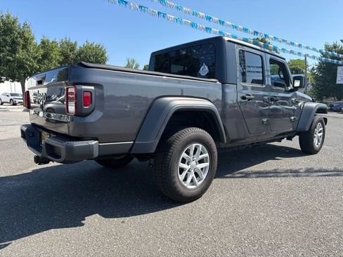 Used 2023 Jeep Gladiator Sport AWD/4WD image 4