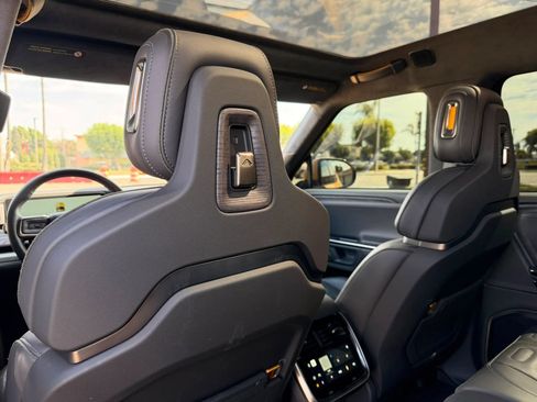 Used 2022 Rivian R1T Adventure AWD/4WD image 20