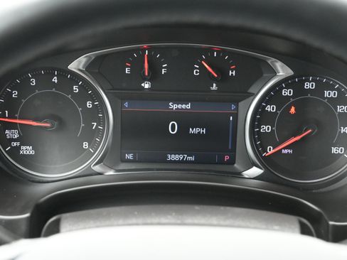 Used 2023 GMC Terrain SLT image 23