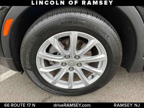Used 2023 Cadillac XT4 Luxury w/ Cold Weather Package AWD/4WD image 25