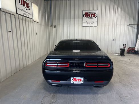 Used 2018 Dodge Challenger SRT Hellcat RWD image 8