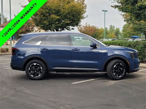 New 2026 Kia Sorento S w/ S Panoramic Sunroof Package image 3