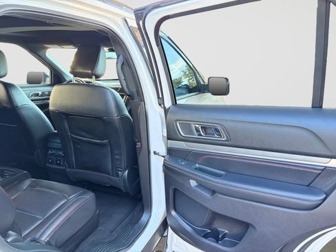 Used 2019 Ford Explorer Sport AWD/4WD image 18
