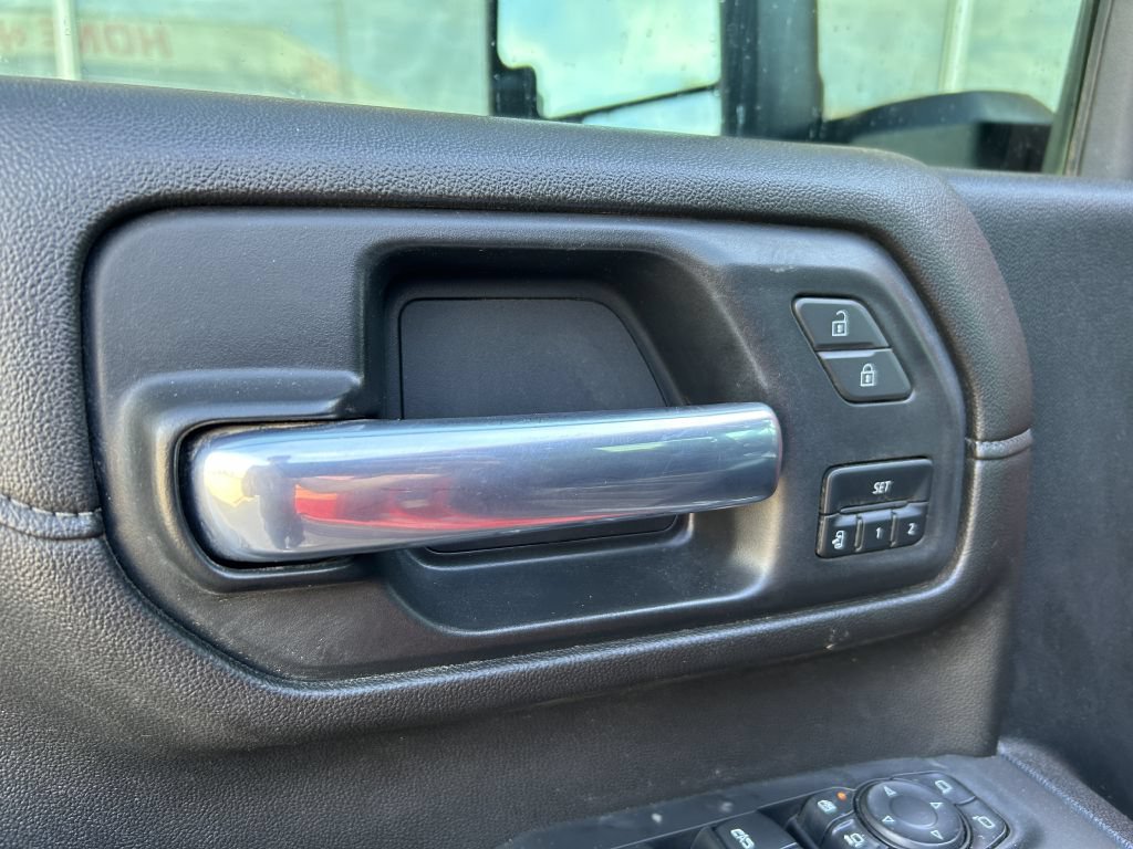 Used 2021 Chevrolet Silverado 2500 LTZ w/ LTZ Plus Package AWD/4WD image 4