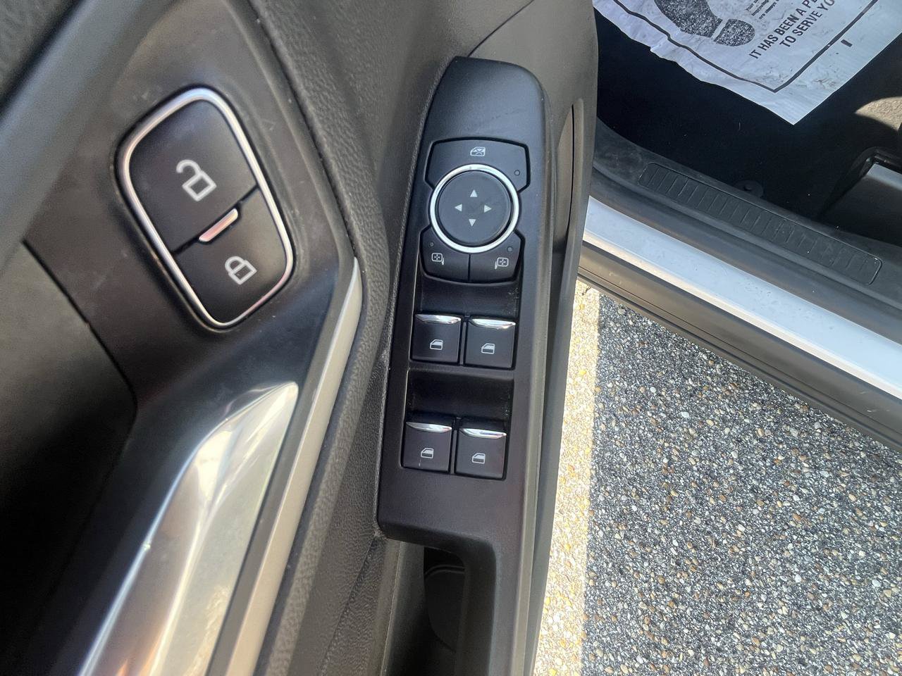 Used 2021 Ford Escape SE FWD image 29