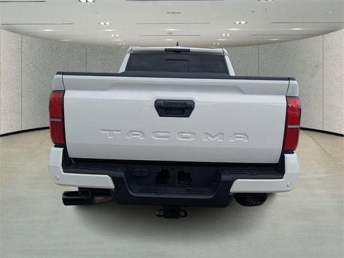 Used 2024 Toyota Tacoma TRD Sport image 4