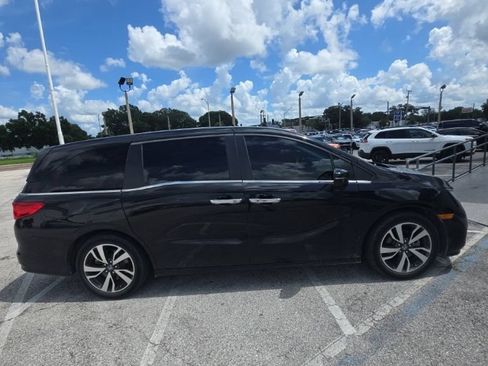 Used 2023 Honda Odyssey Touring image 1